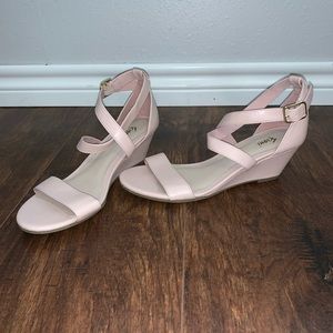 Fioni Light Pink Sandal Wedges w/ Buckle Size 6